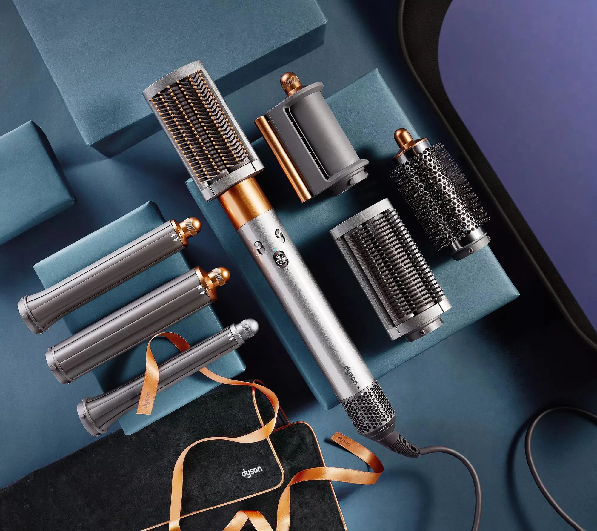 برای حالت دادن مو، کدام محصول Dyson را انتخاب کنیم؟